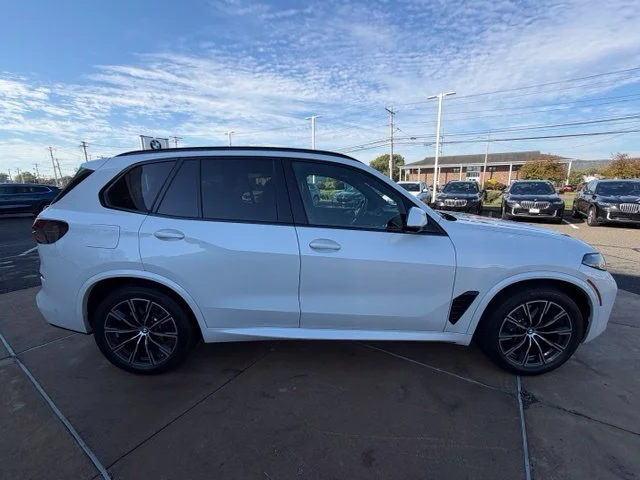 Used 2024 White BMW xDrive40i image 6