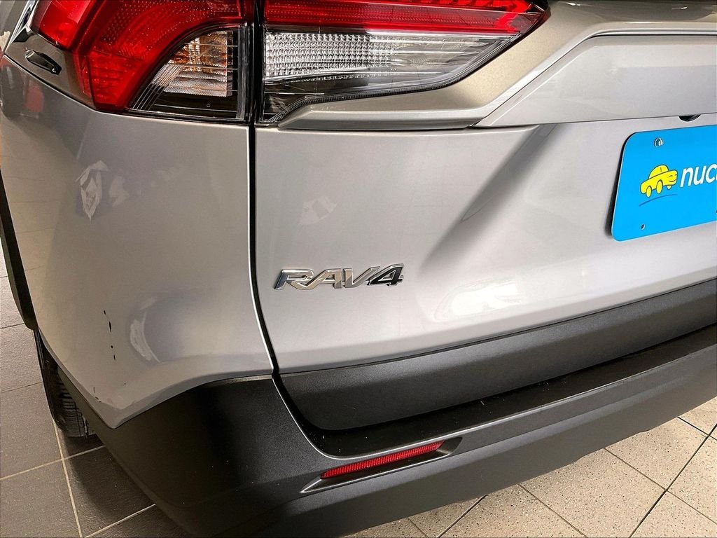 Used 2025 Silver Toyota LE image 28