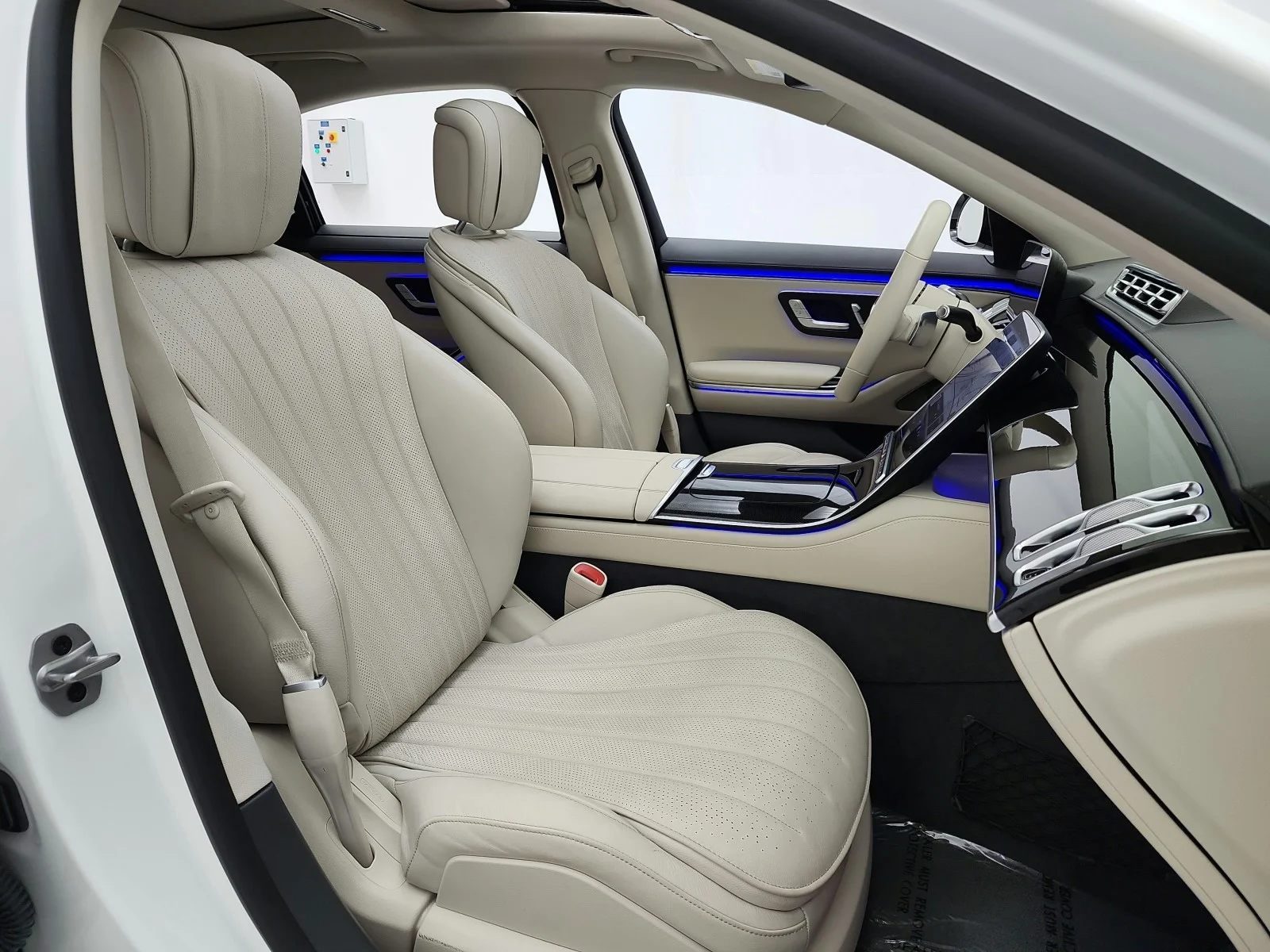 Used 2023 MANUFAKTUR Diamond White Mercedes-Benz S 500 4MATIC® Sedan image 27