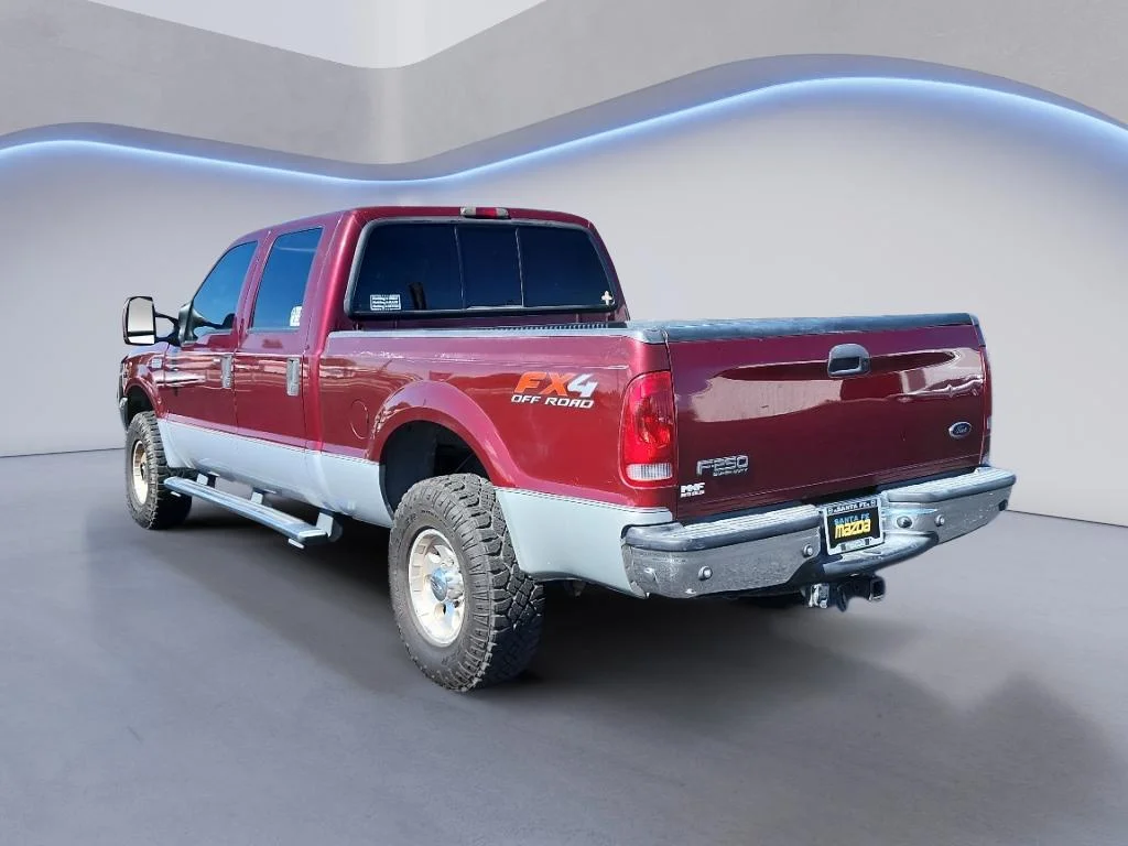 Used 2004 Red Ford  image 8