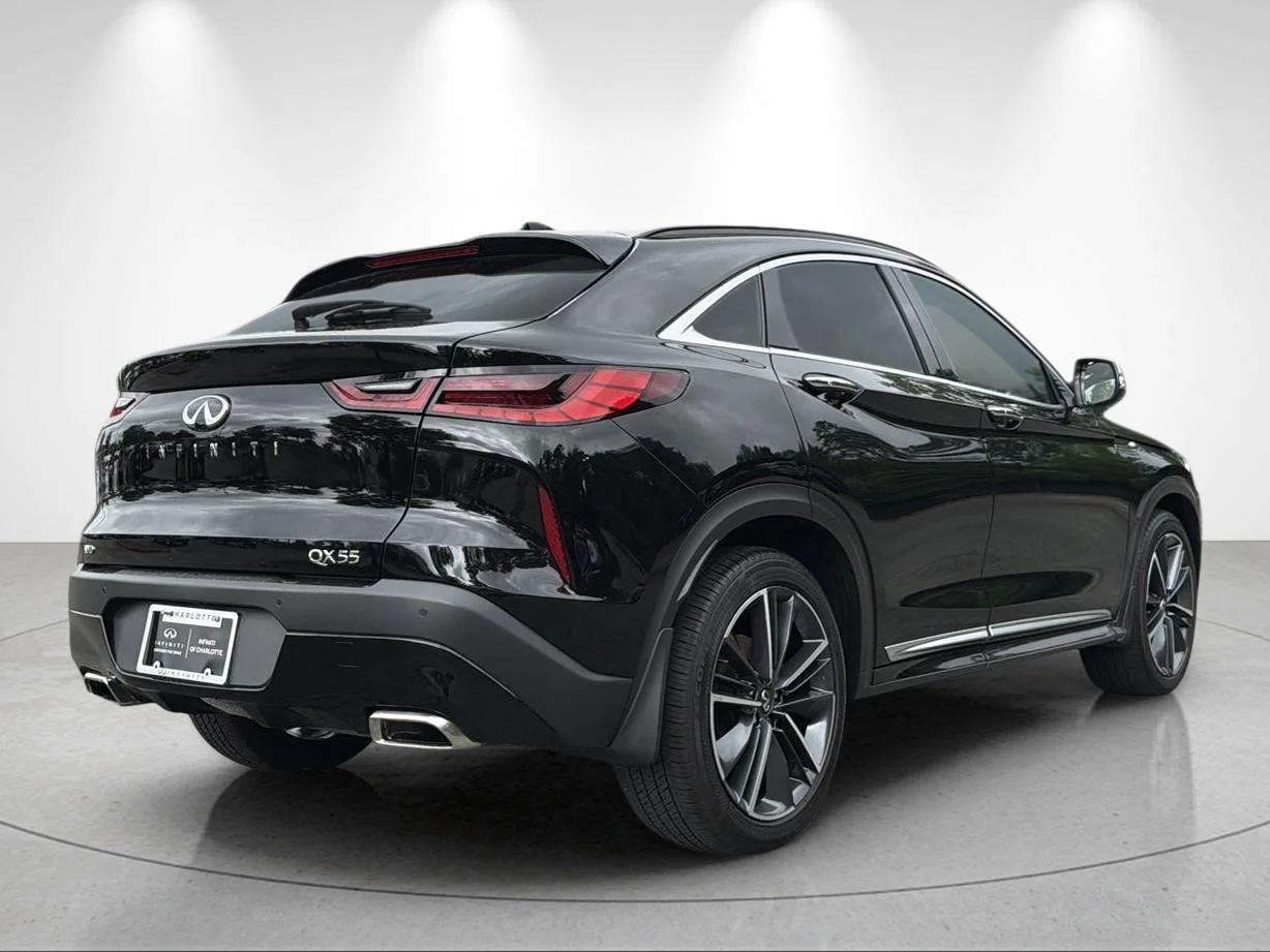 Used 2025 Black Obsidian INFINITI LUXE image 5