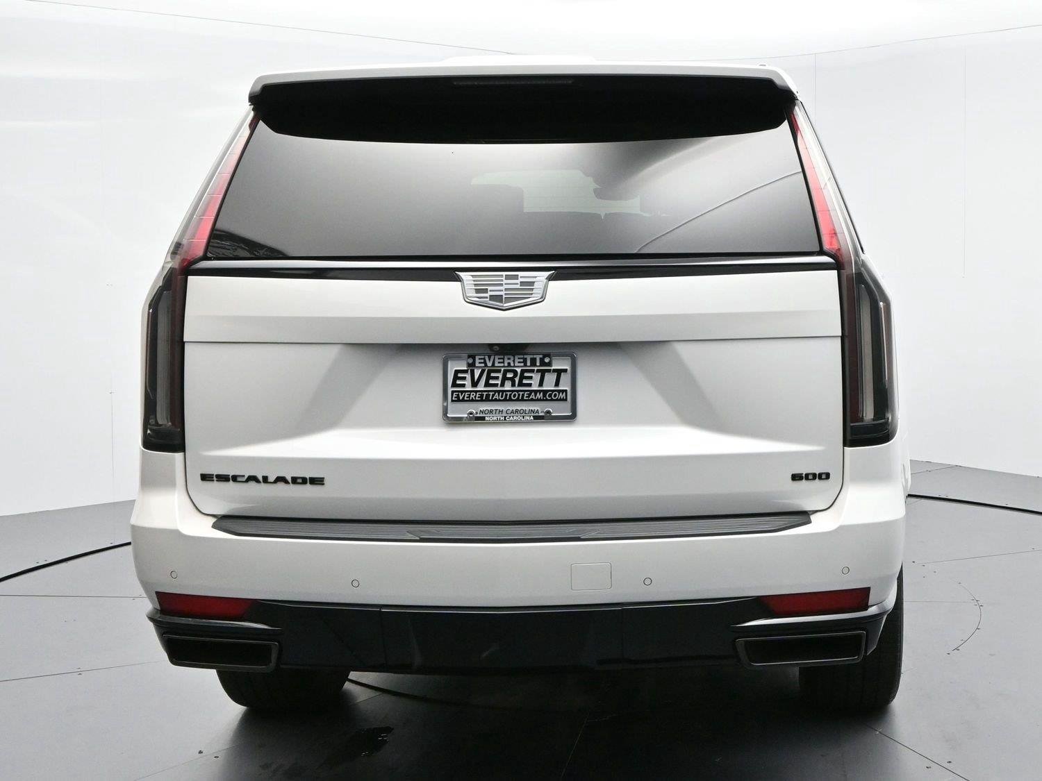 Used 2021 CRYSTAL WHITE TRICOAT Cadillac Sport Platinum image 6