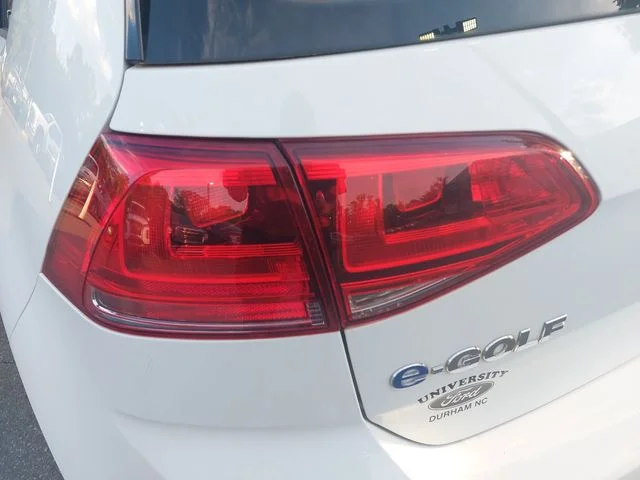 Used 2015 White Volkswagen SEL Premium image 31