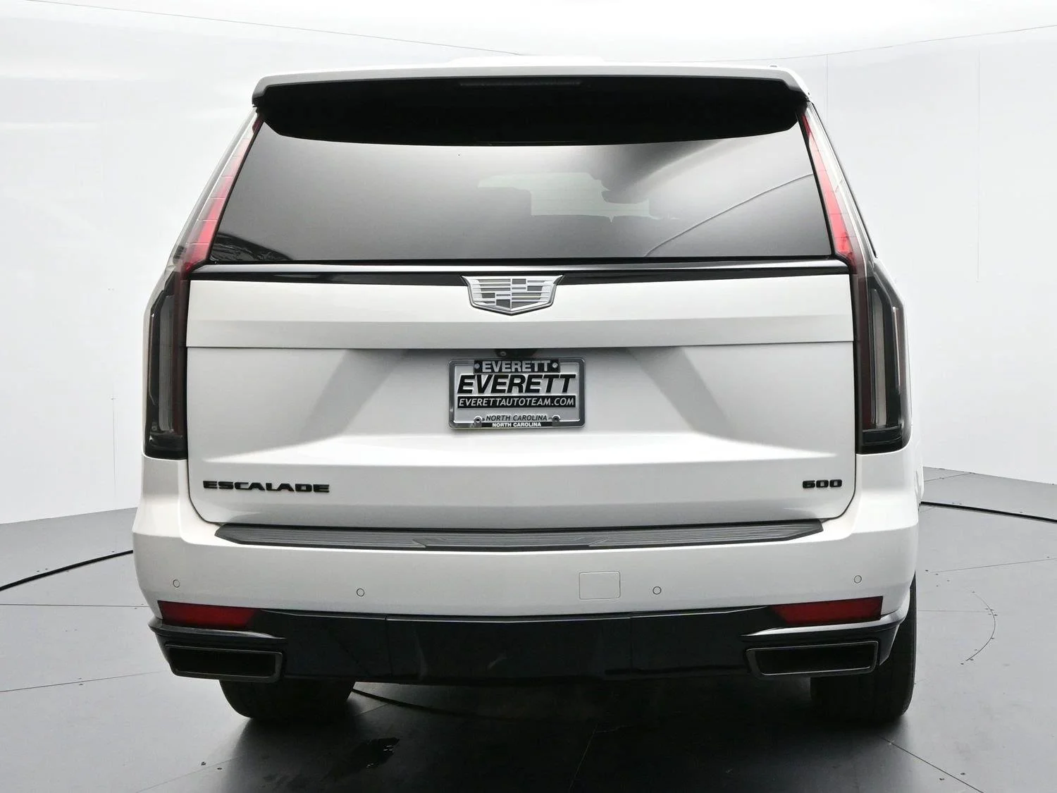 Used 2021 CRYSTAL WHITE TRICOAT Cadillac Sport Platinum image 6