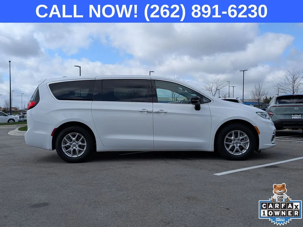 Used 2024 White Chrysler Touring L image 8