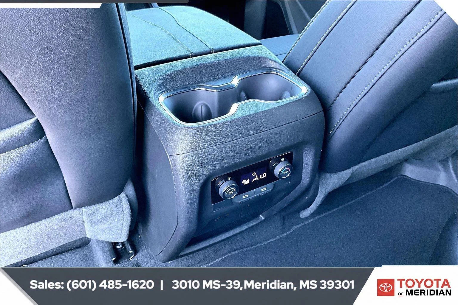 Used 2026 Sterling Gray Metallic Chevrolet FWD LT image 25