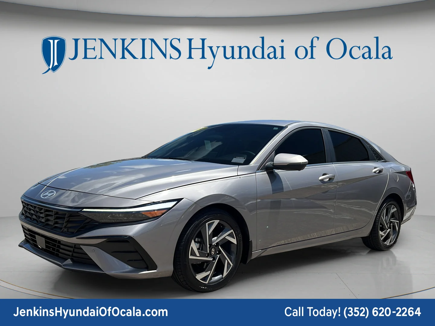 Used 2024 Fluid Metal Hyundai Limited image 7