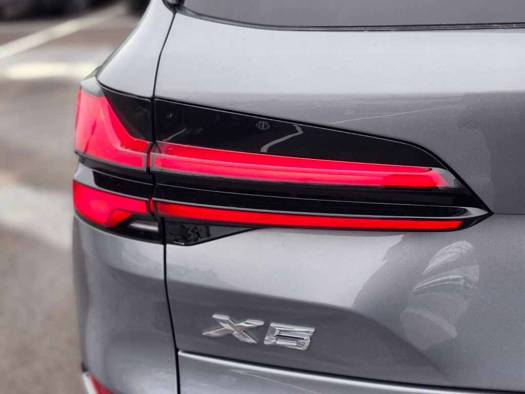 New 2026 Gray BMW xDrive40i image 8