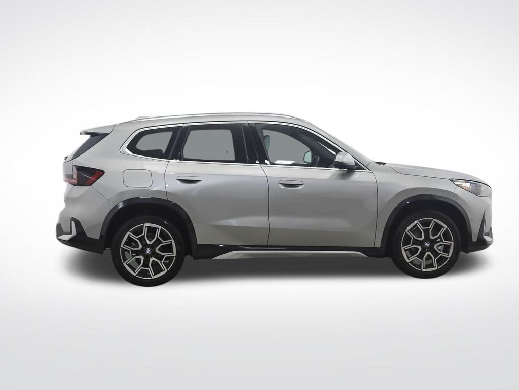 Used 2026 Silver Metallic BMW xDrive28i image 6