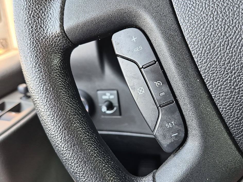 Used 2019 Summit White Chevrolet Work Van image 17