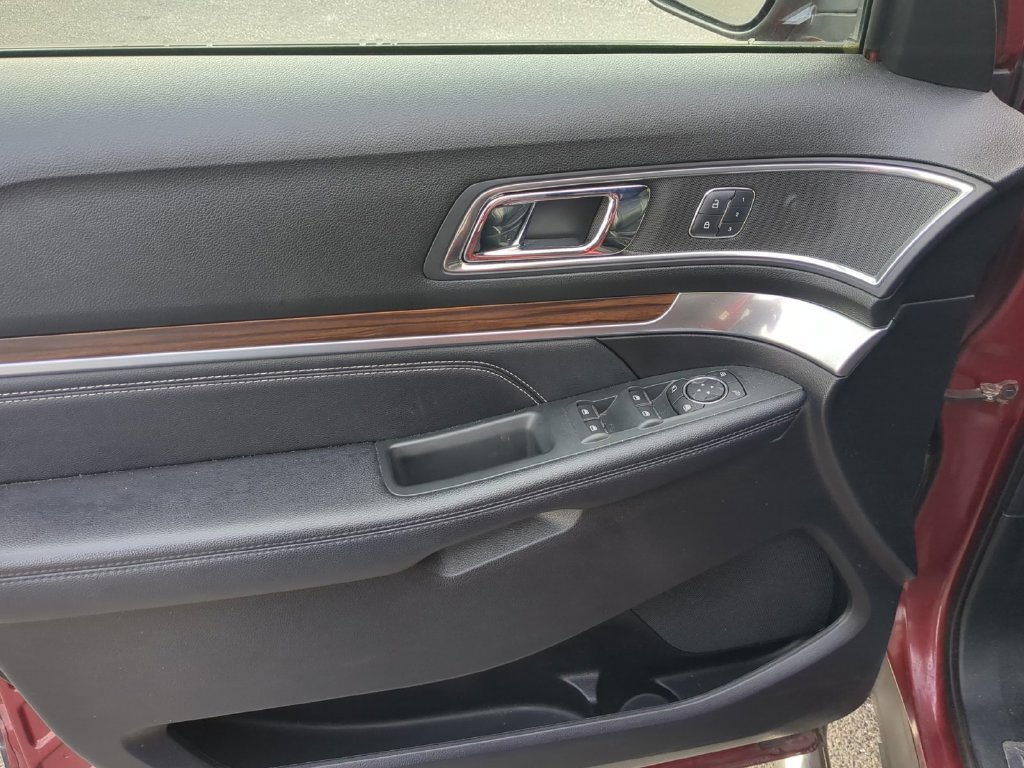 Used 2018 Red Ford Limited image 13