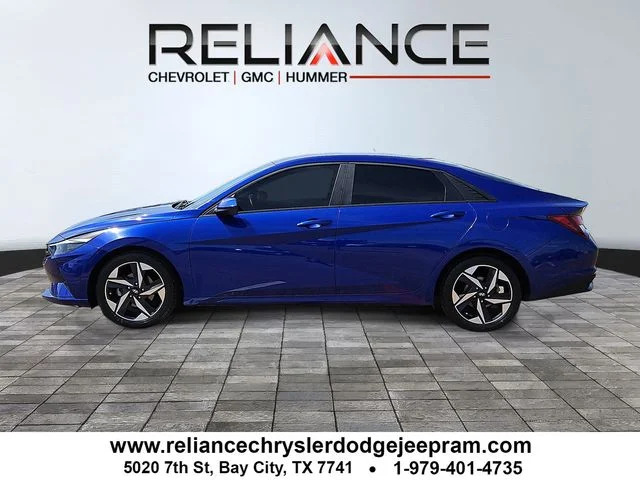 Used 2023 Blue Hyundai SEL image 4