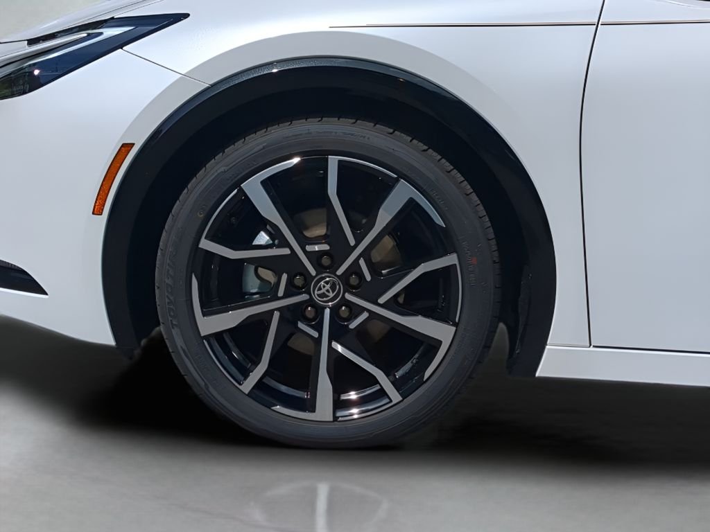 2025 Toyota Prius XSE - Photo 11
