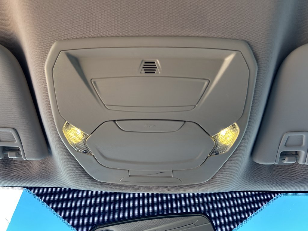 Used 2018 Gray Ford SE image 16