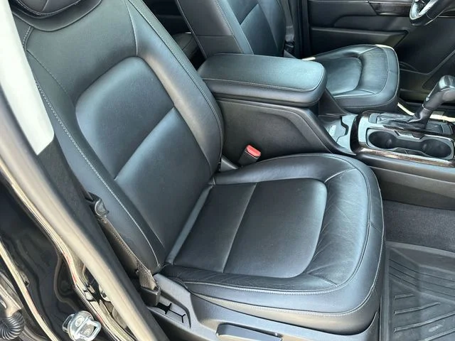 Used 2020 Black GMC SLT image 27