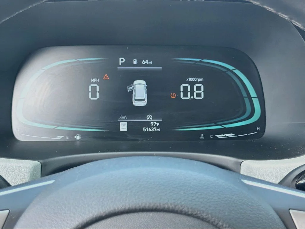 Used 2025 White Hyundai SEL image 12
