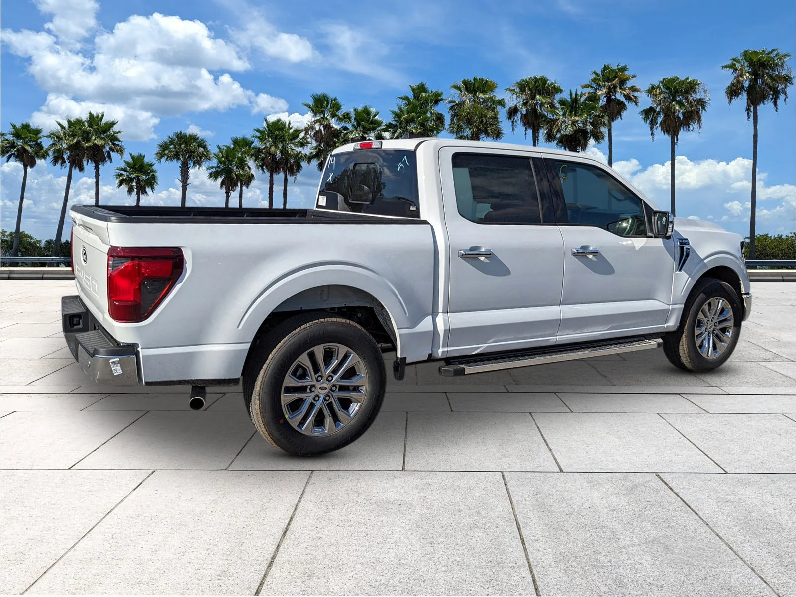 New 2026 Oxford White Ford XLT image 8