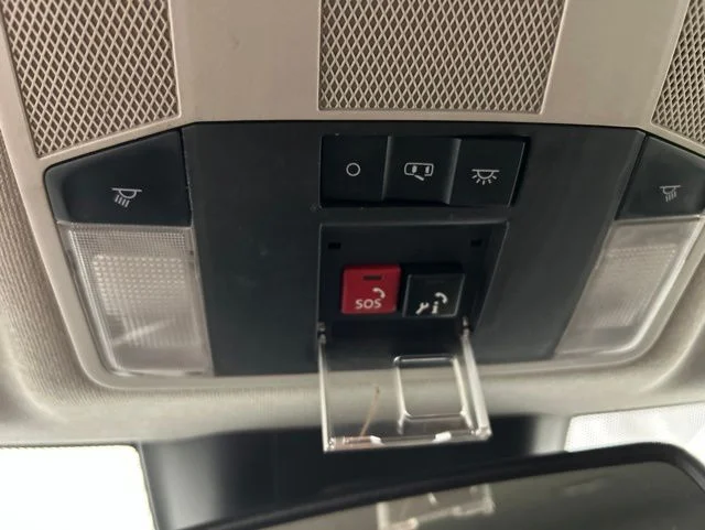 Used 2023 Silver Mitsubishi SEL image 11