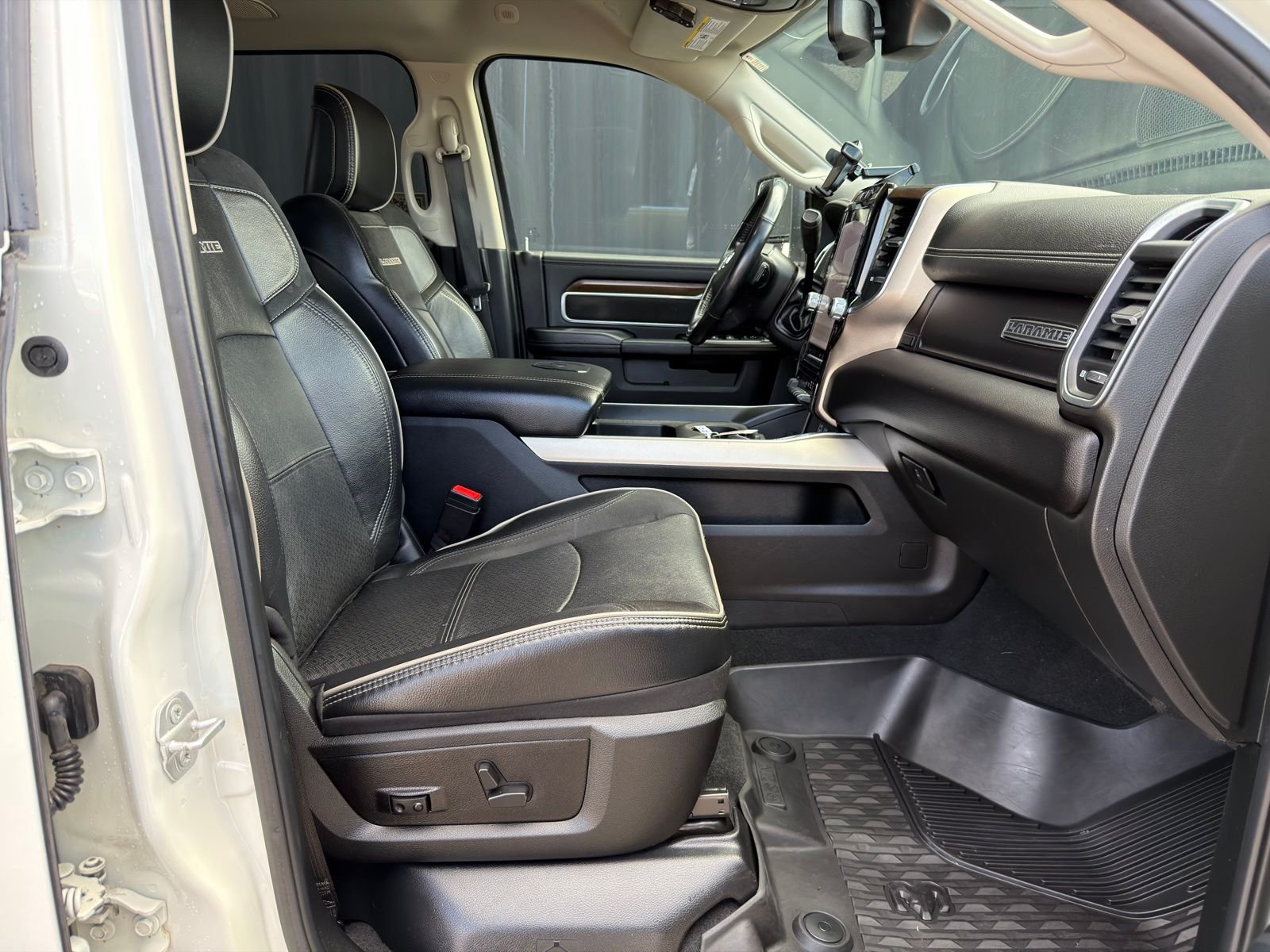 2023 RAM Ram 3500 Pickup Laramie - Photo 38