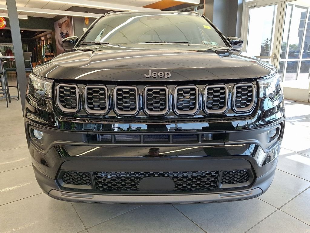 New 2026 Diamond Black Crystal Pearlcoat Jeep Latitude image 2