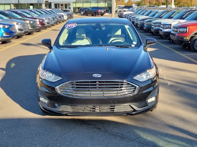 Used 2020 Black Metallic Ford SE image 2