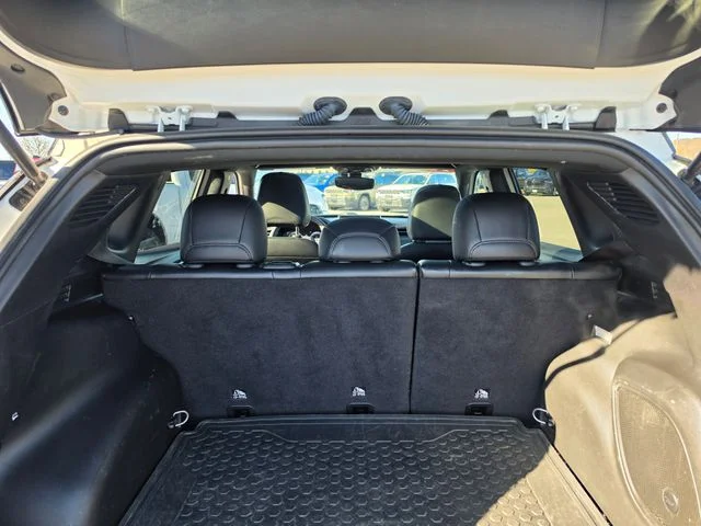 Used 2023 White Jeep Limited image 10