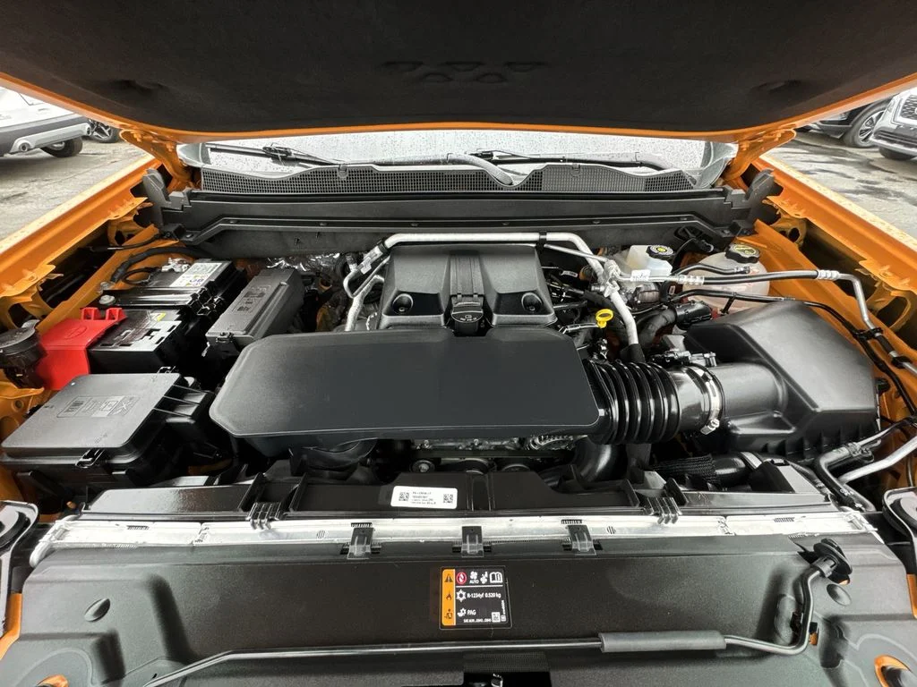 Used 2025 Orange Chevrolet Z71 image 25