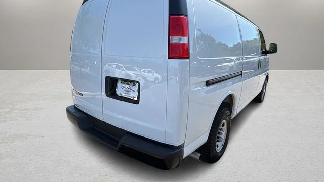 Used 2025 White Chevrolet Work Van image 41