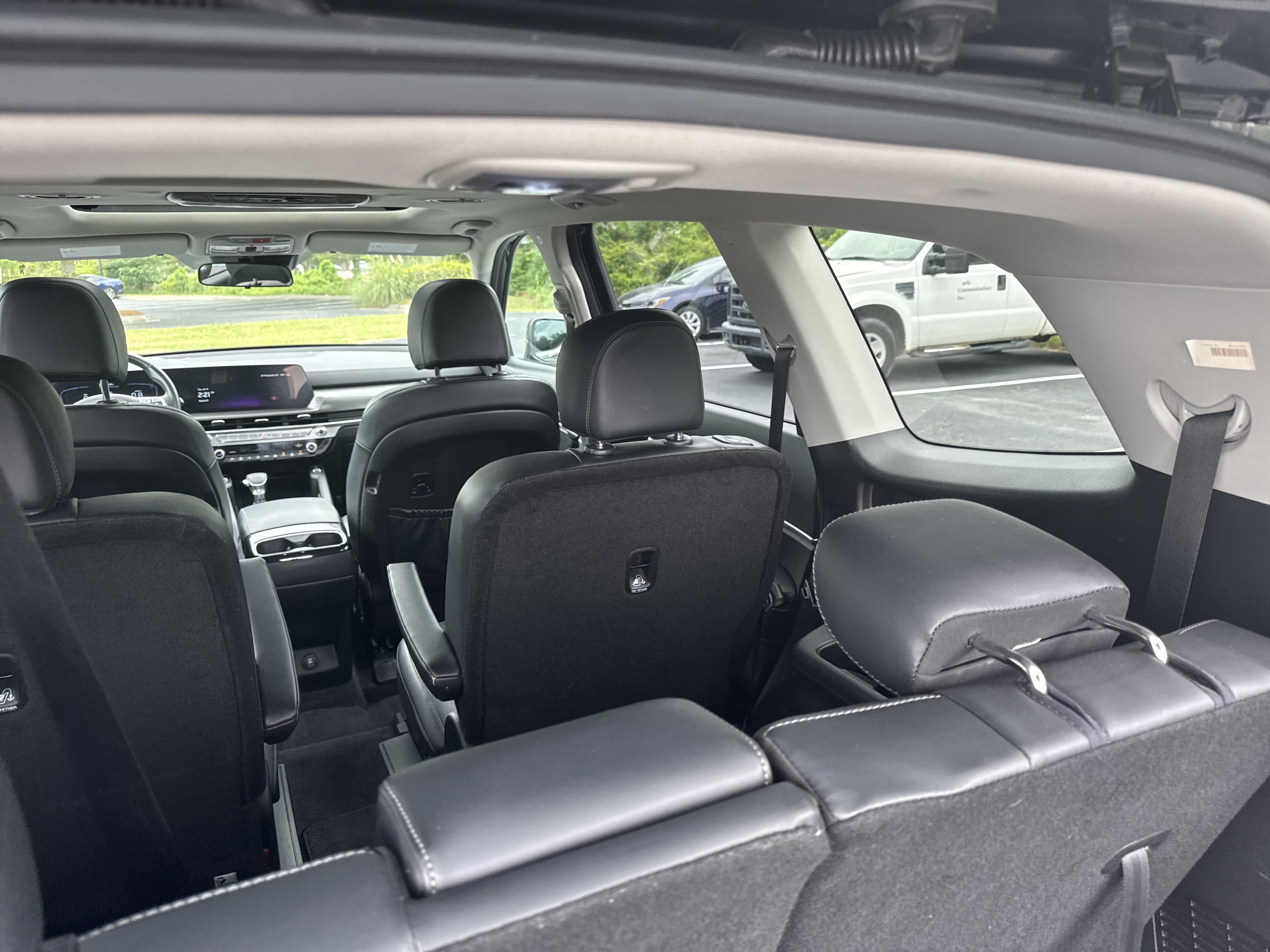 Used 2025 Ebony Black Kia S image 32