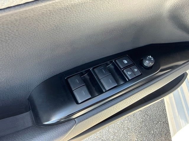 2025 Toyota Camry SE - Photo 29