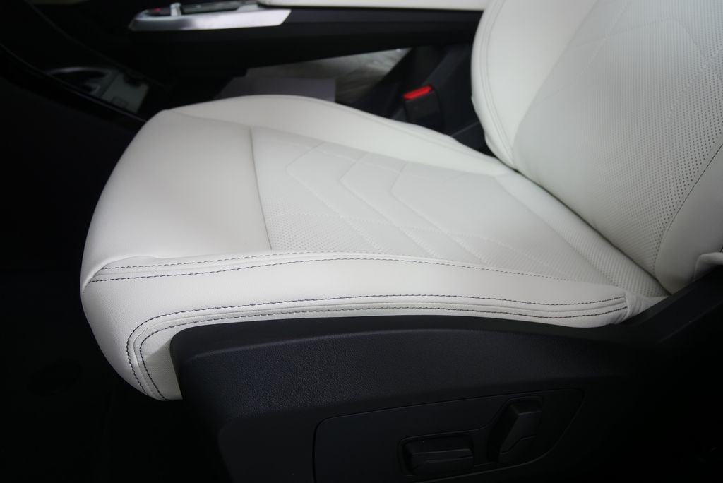 Used 2026 Night Dusk Blue Metallic BMW xDrive28i image 9