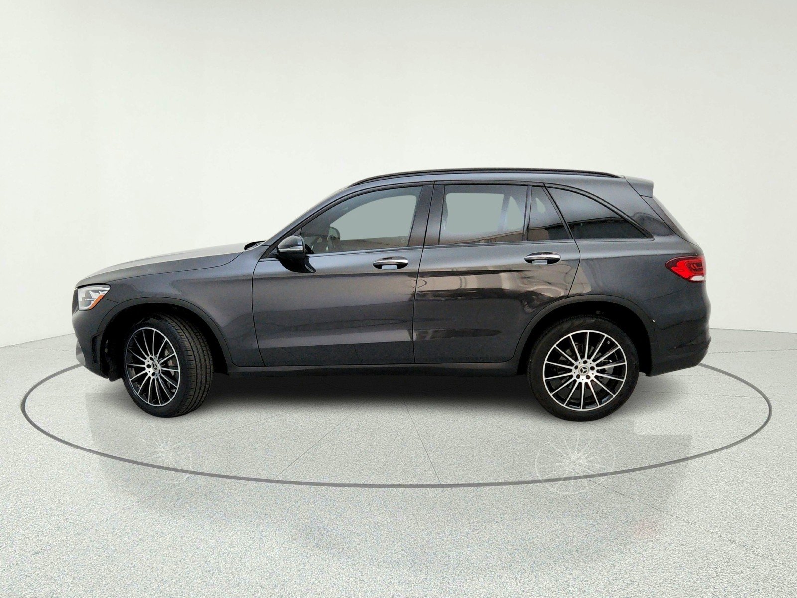 Certified Used 2022 Graphite Grey Metallic Mercedes-Benz GLC 300 image 14