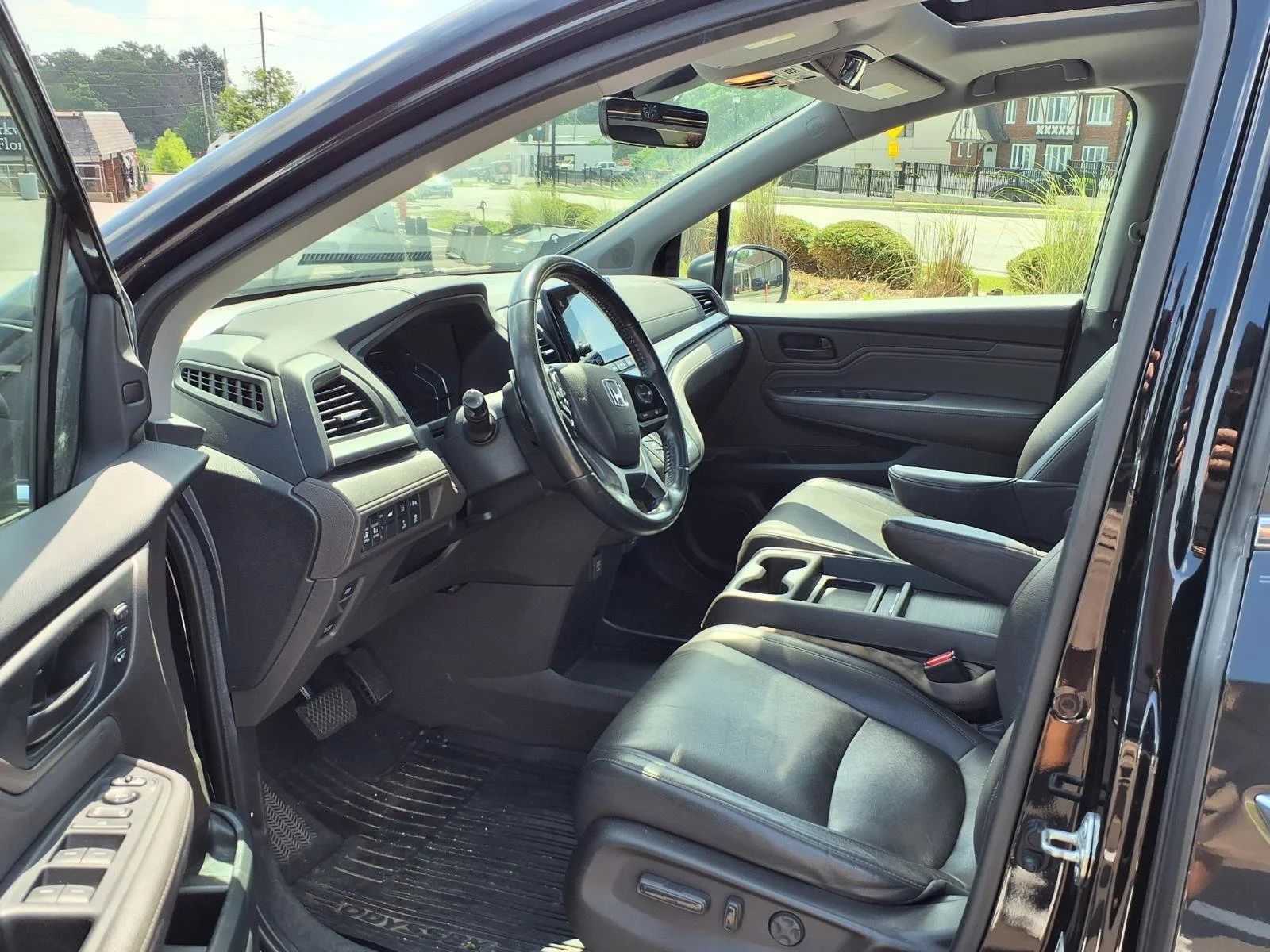 Used 2018 Crystal Black Pearl Honda Touring image 20