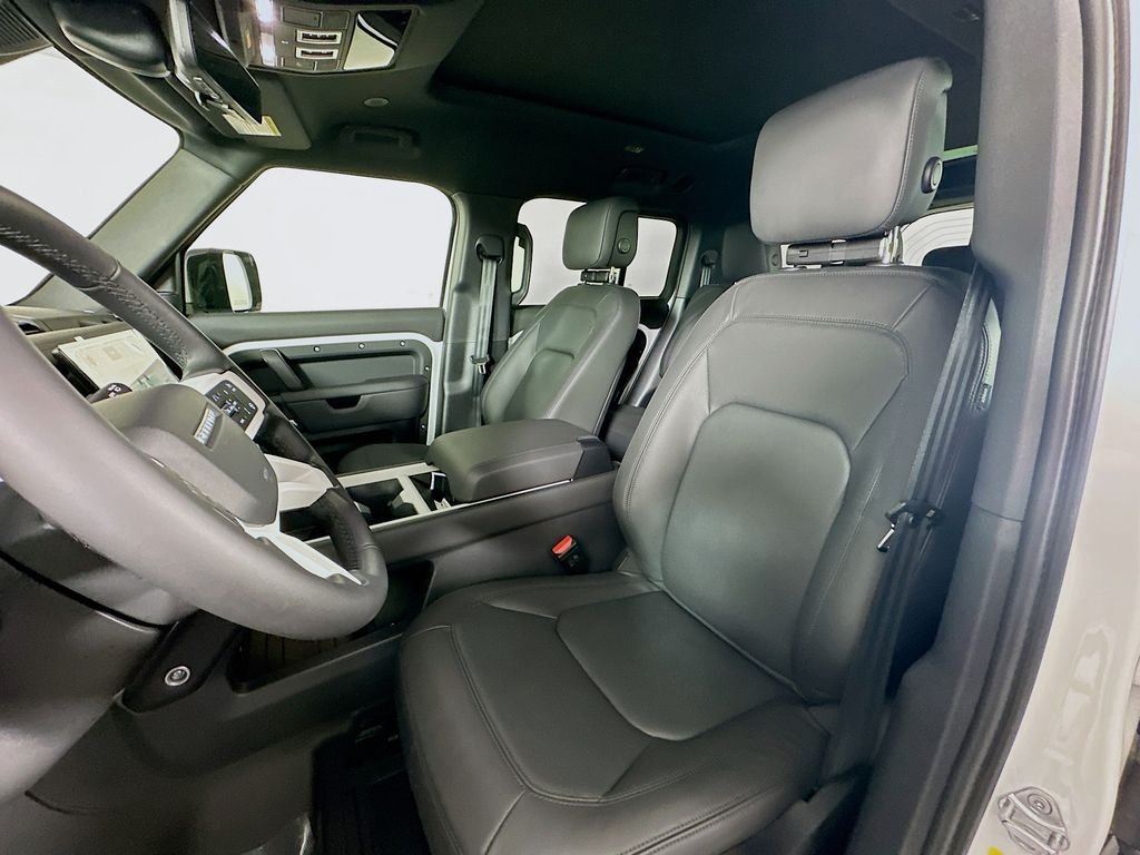 New 2026 Fuji White Land Rover X-Dynamic SE image 11