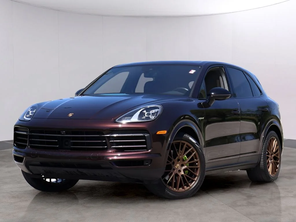 2022 Porsche Cayenne Platinum Edition E-Hybrid's photo