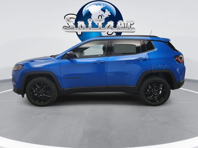 New 2026 Hydro Blue Pearl-Coat Exterior Paint Jeep Latitude image 6