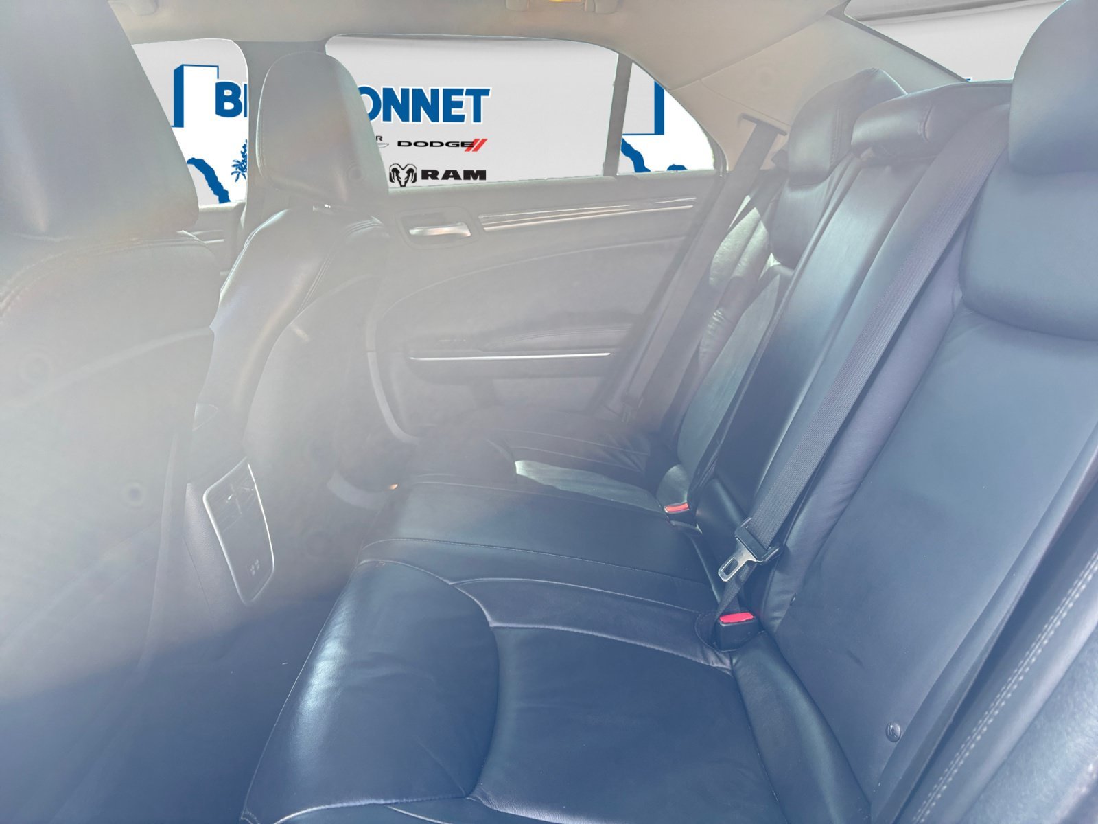 Used 2018 Bright White Clearcoat Chrysler Touring L image 22