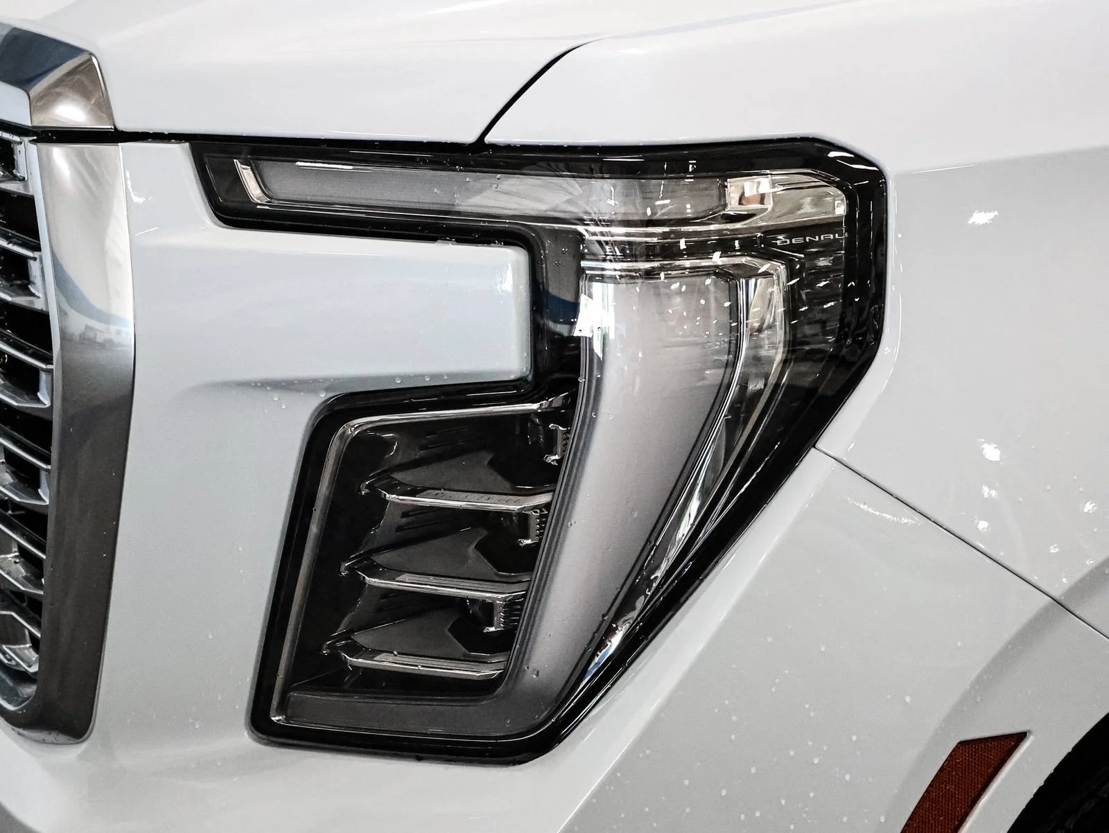 2026 GMC Yukon XL Denali - Photo 14