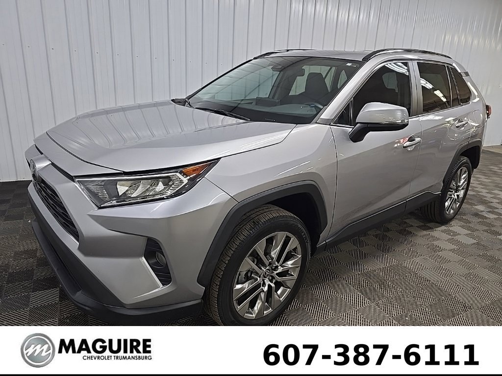 Used 2021 Silver Toyota XLE Premium image 8