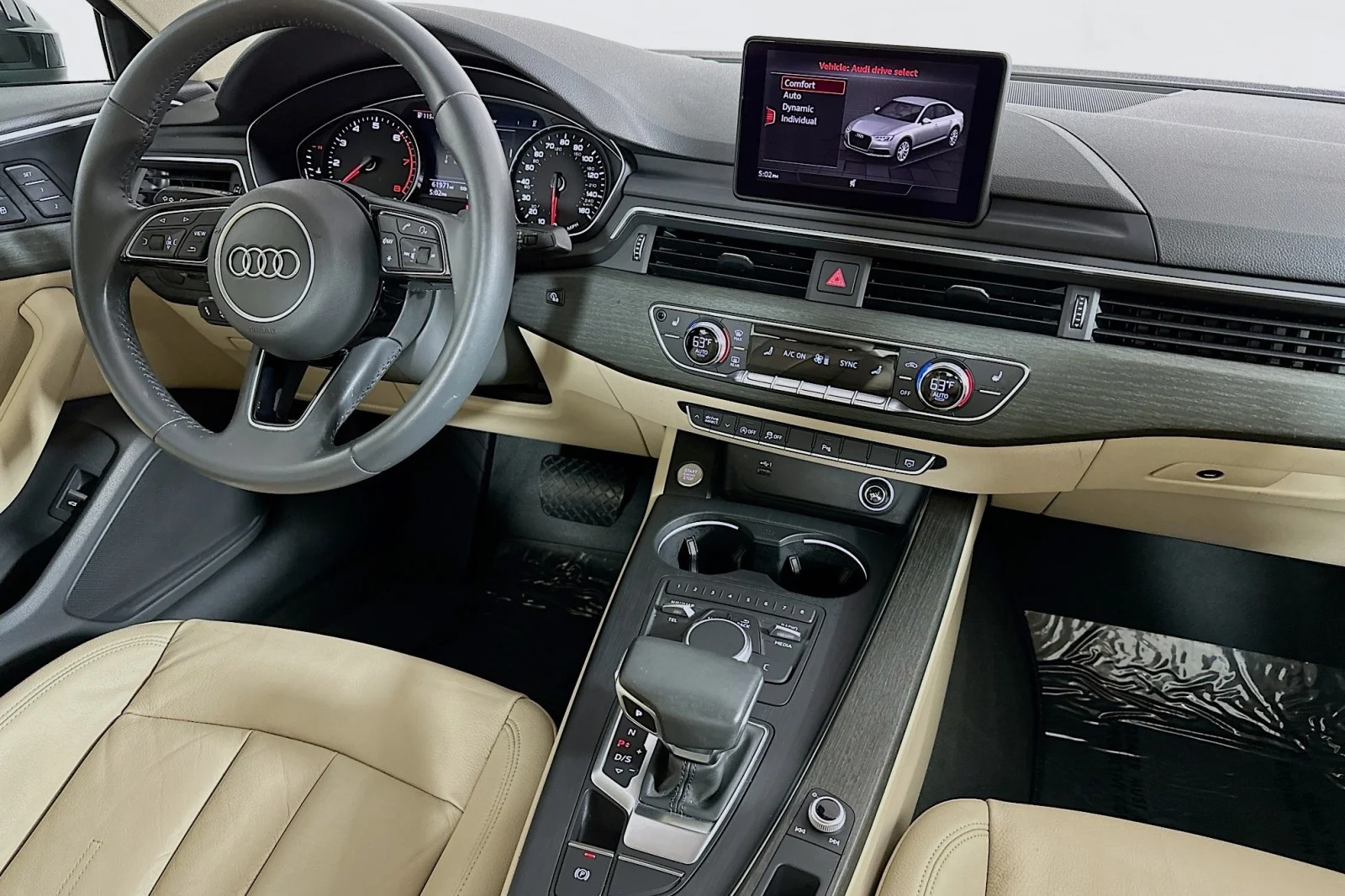 Used 2019 Manhattan Gray Metallic Audi Titanium Premium image 6