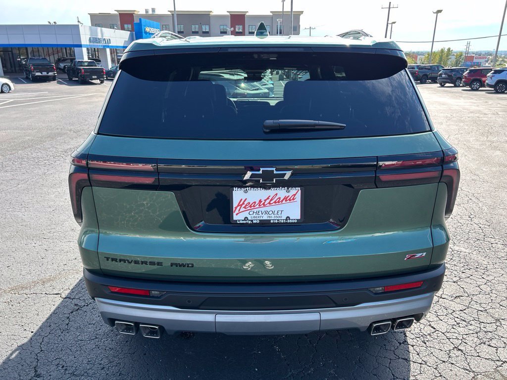 2027 Chevrolet Traverse Z71 - Photo 6