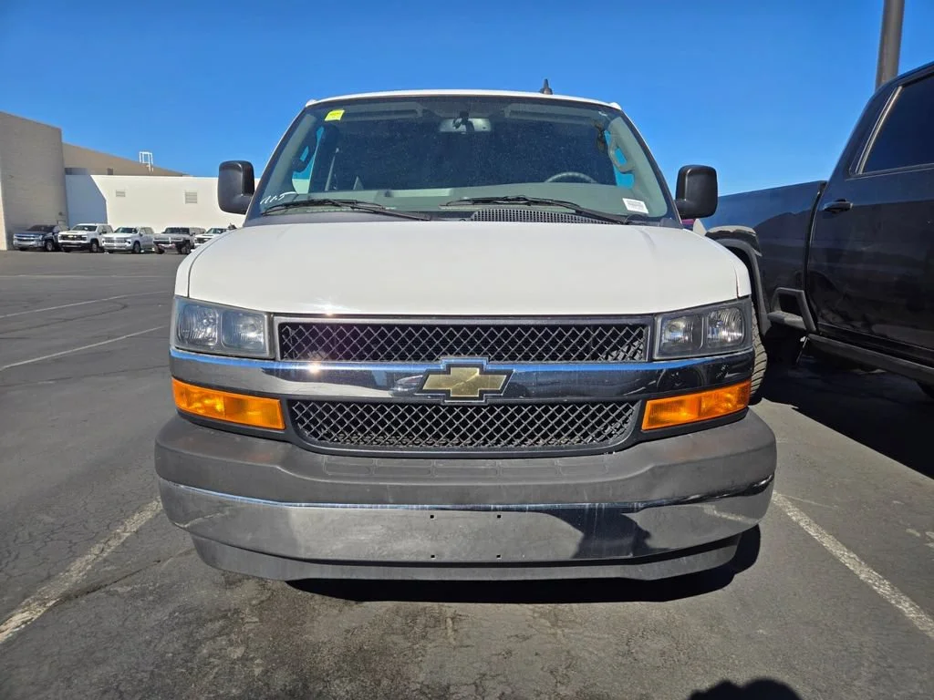 Used 2021 SUMMIT WHITE Chevrolet RWD 2500 135 image 4