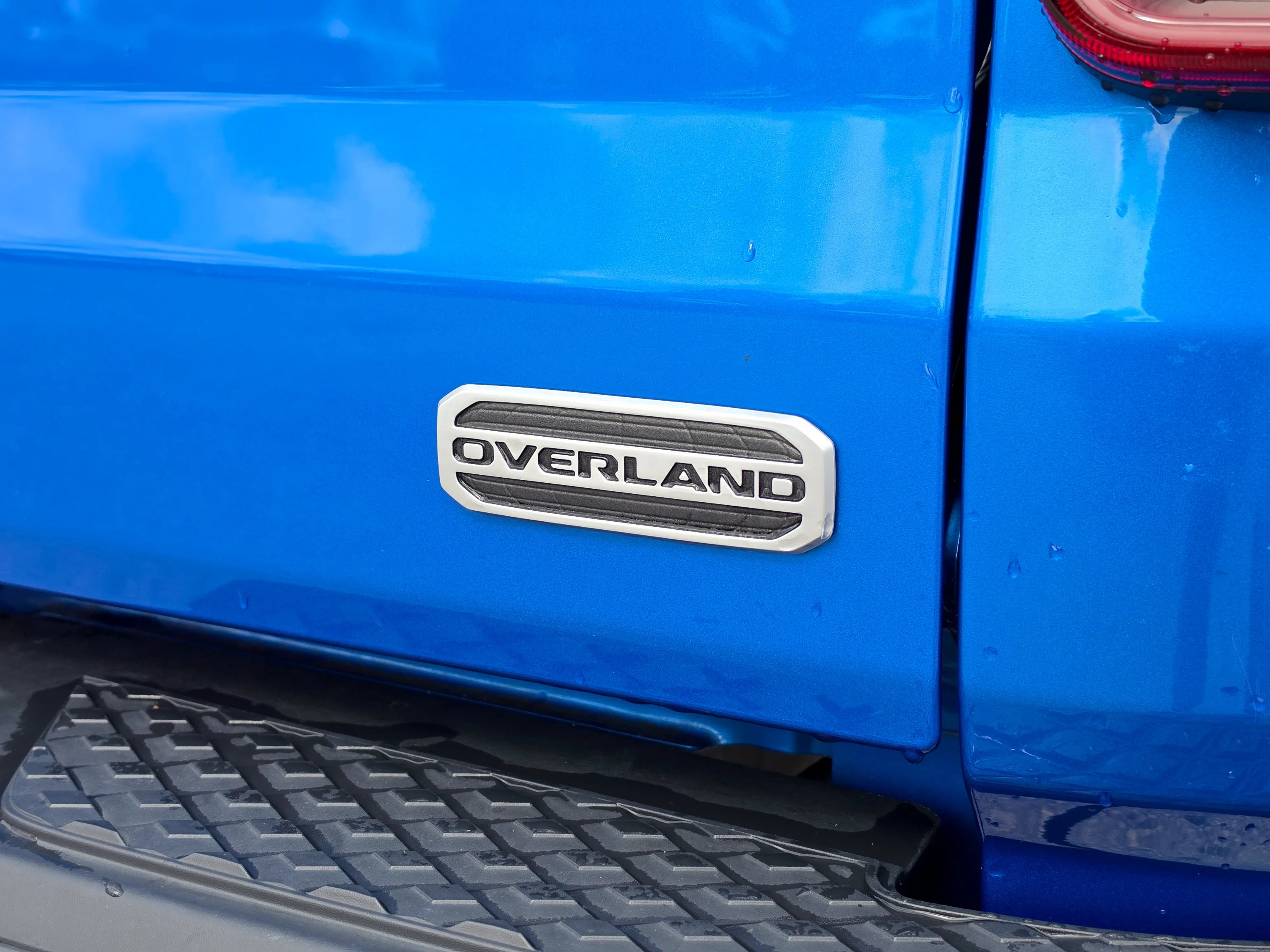Used 2021 Hydro Blue Pearlcoat Jeep Overland image 14