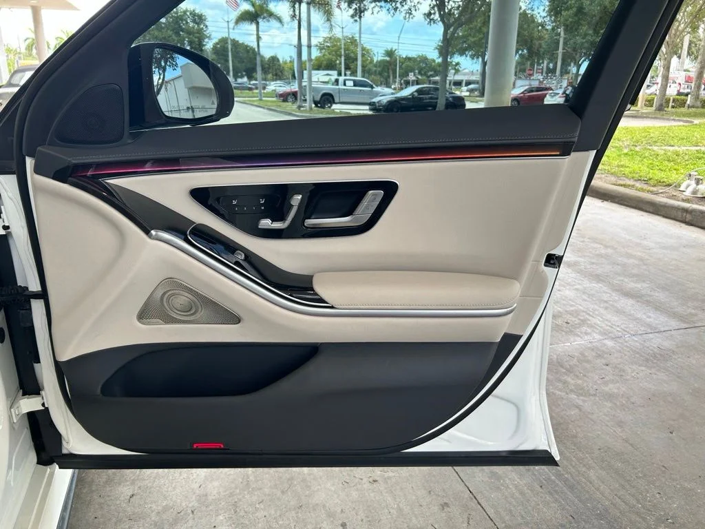 Used 2022 White Mercedes-Benz S 500 image 27