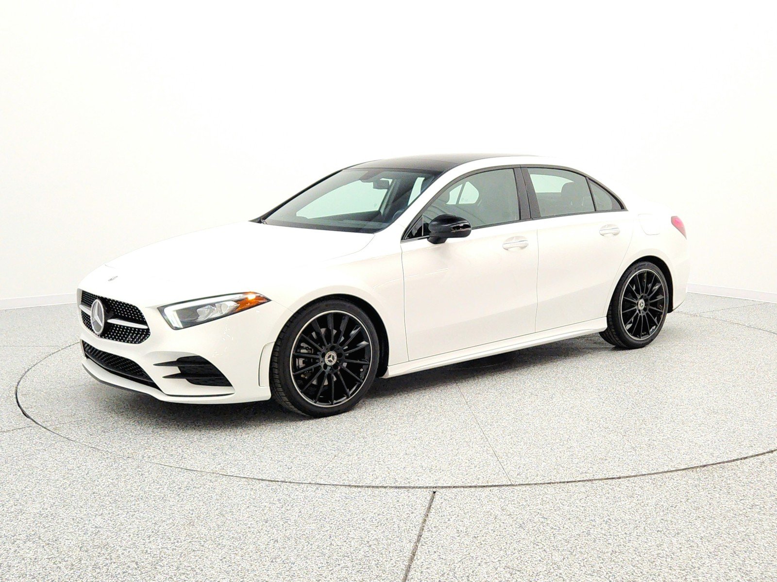 2022 Mercedes-Benz A-Class A220's photo