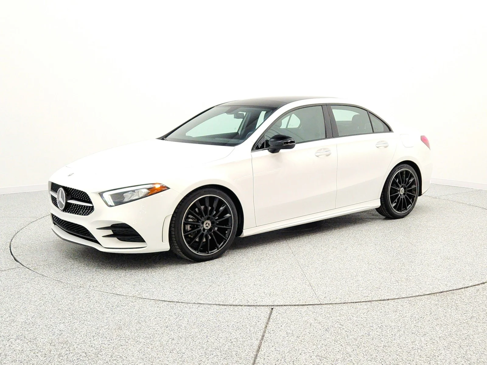 2022 Mercedes-Benz A-Class A220's photo