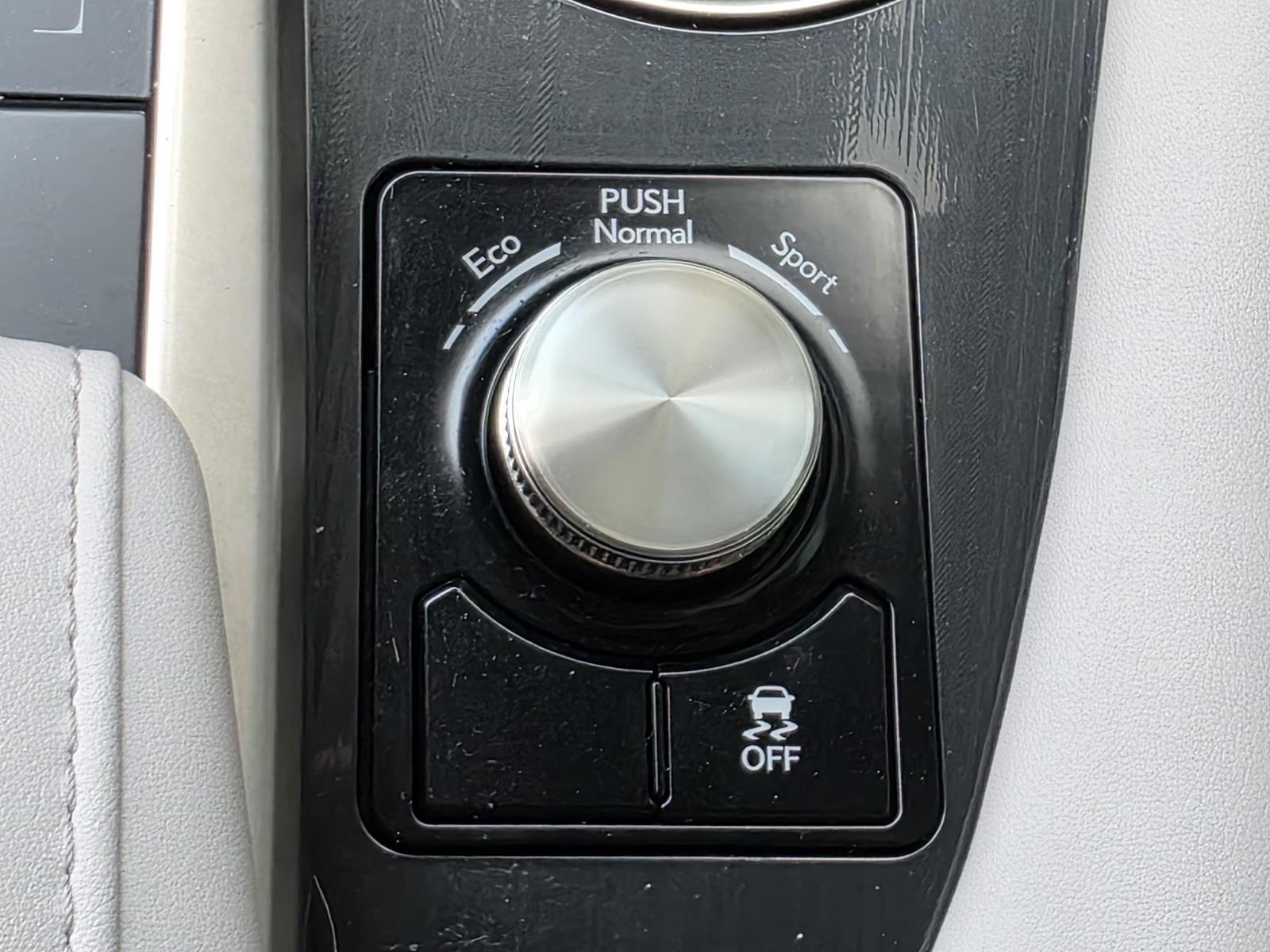 2022 Lexus RX 350 - Photo 23