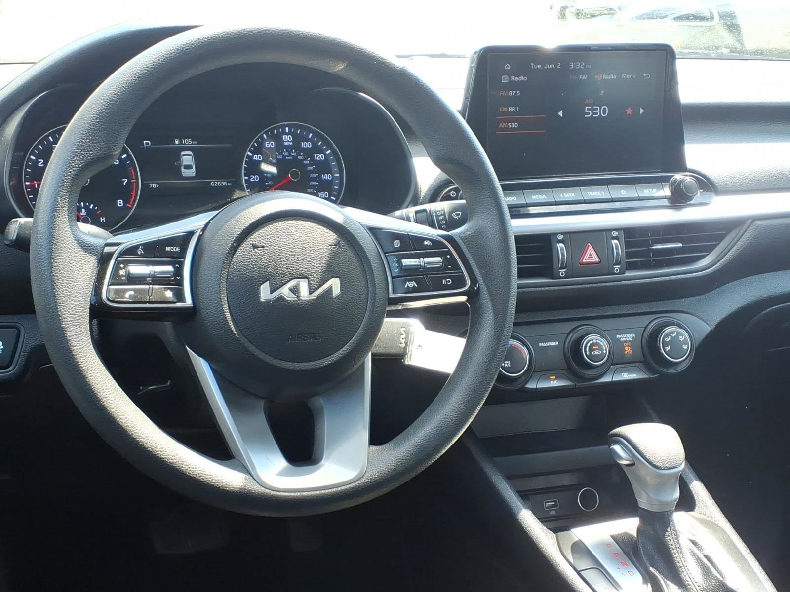 Used 2023 Currant Red Kia LXS image 3