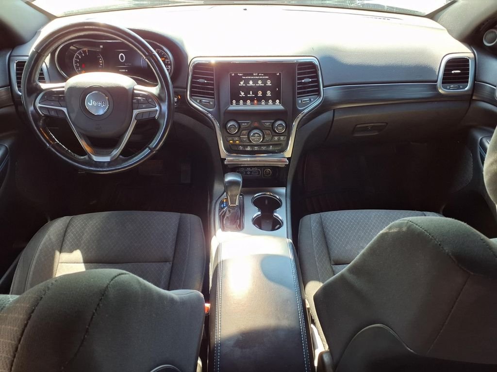 Used 2020 Gray Jeep Laredo image 10