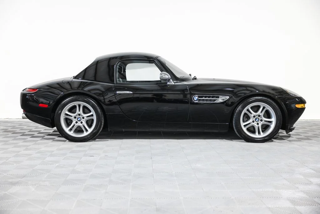 Used 2002 Black BMW Base image 2